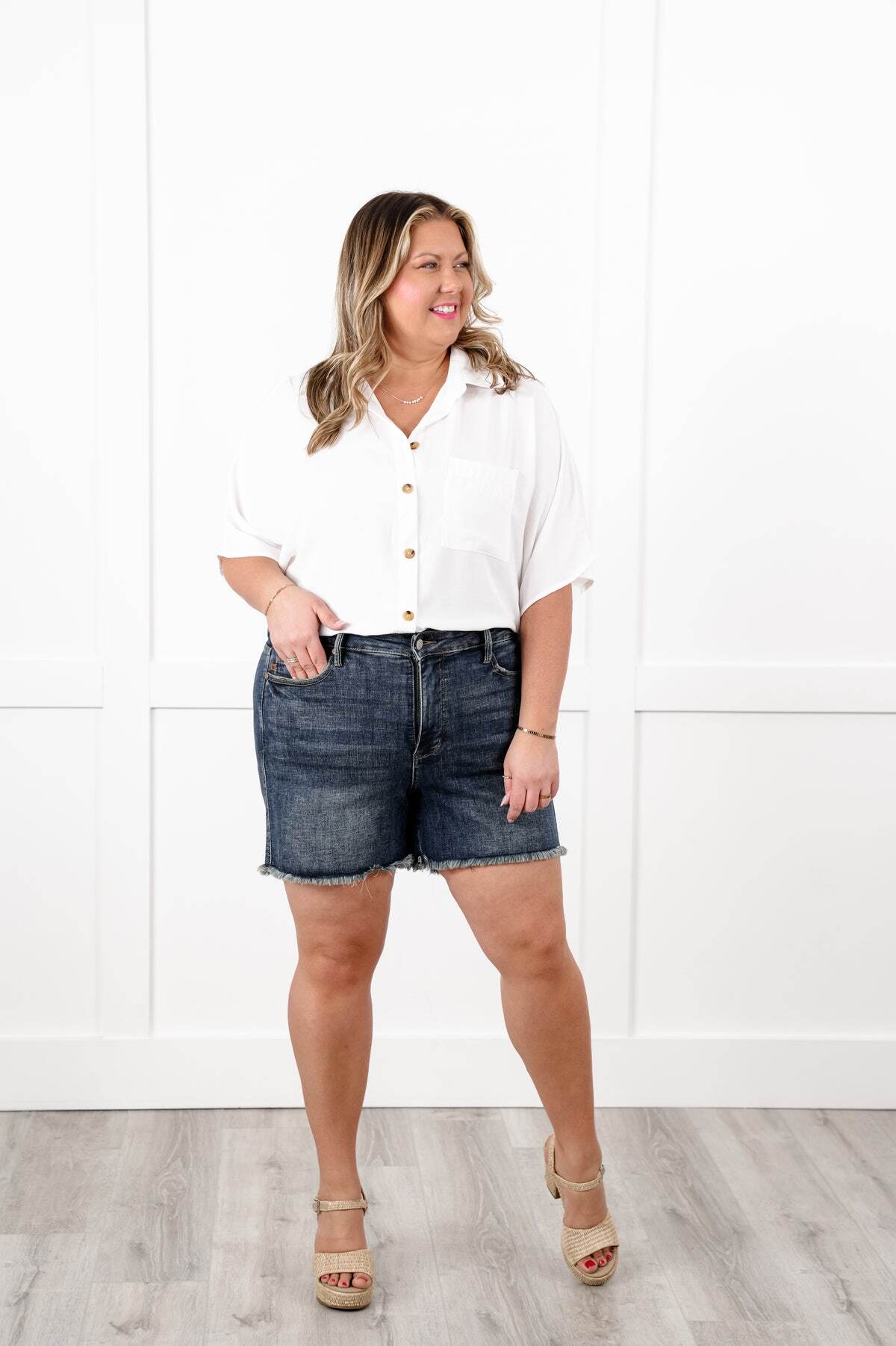 🔥2025 Hot Trend🔥Dark Wash Tummy Control Fray Hem Shorts with Shield Back Pockets