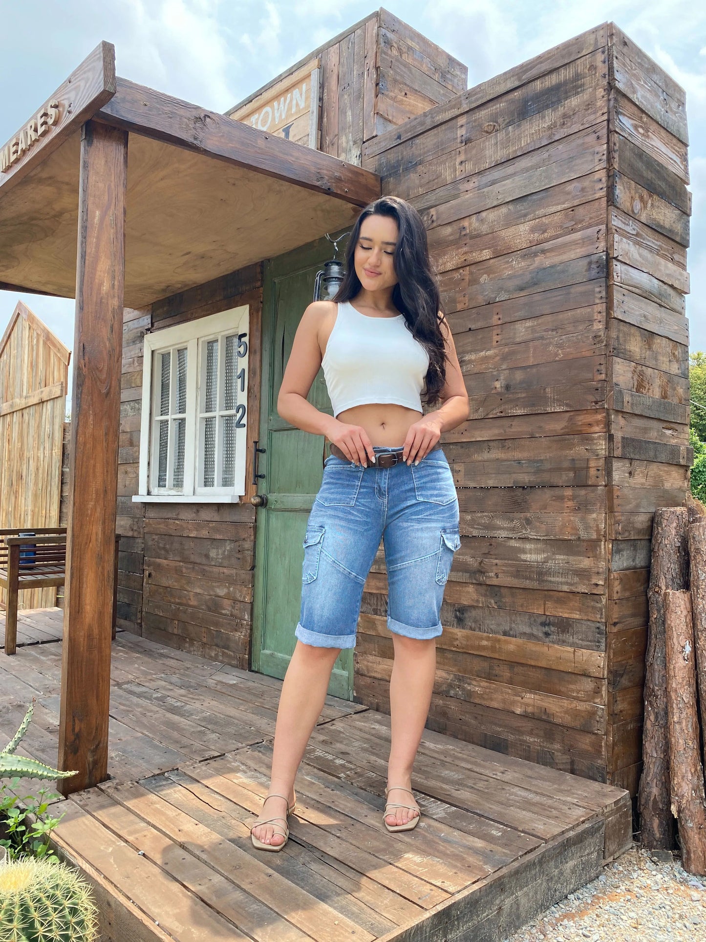 🔥Flap Pocket Roll Hem Denim Bermuda Shorts Without Belt