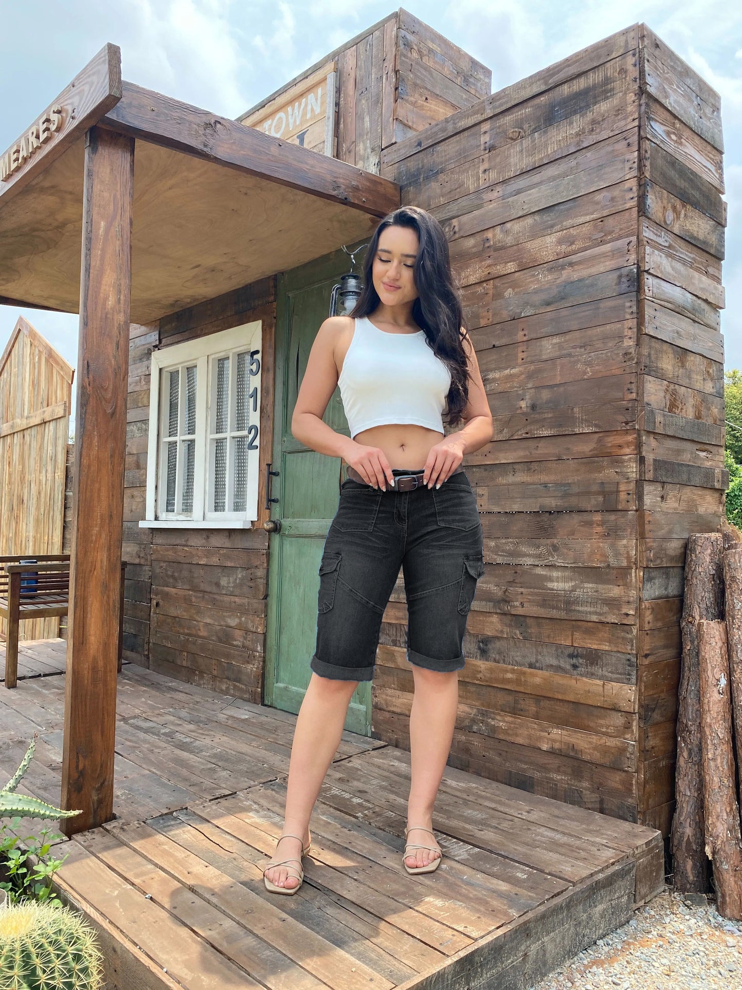 🔥Flap Pocket Roll Hem Denim Bermuda Shorts Without Belt