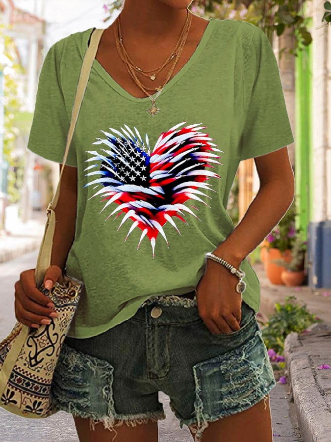 Retro Independence Day Flag Heart Fireworks Print V-Neck T-Shirt