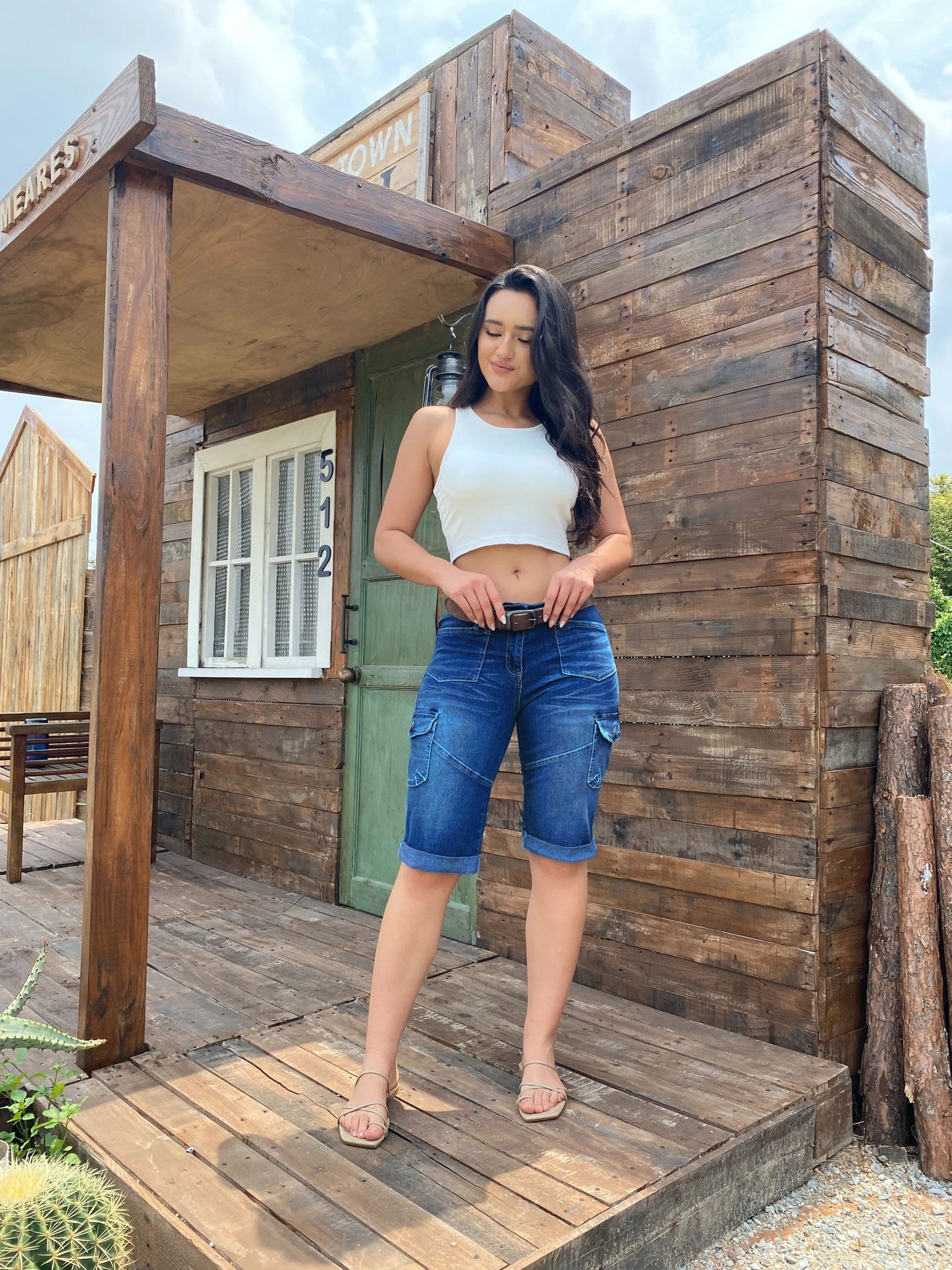 🔥Flap Pocket Roll Hem Denim Bermuda Shorts Without Belt